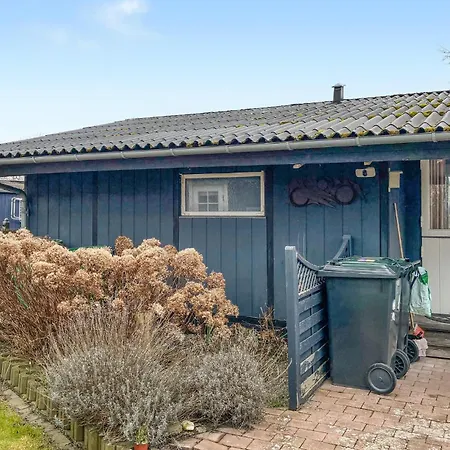 3 Bedroom Awesome In Prázdninový dům *